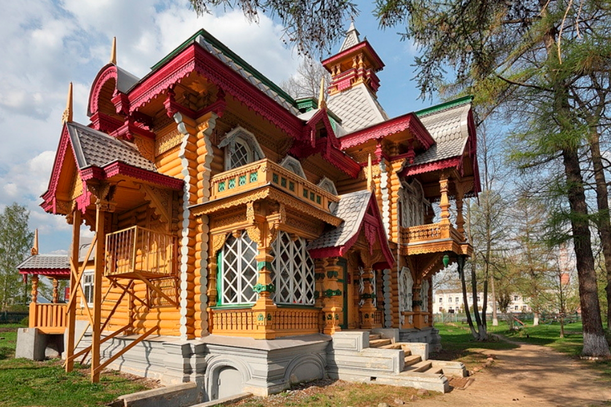 Русский дом архитектора. Терем Бугрова Володарск. Терем купца Бугрова в Володарске. Терем дача купца Бугрова. Дача купца Бугрова в Володарске.