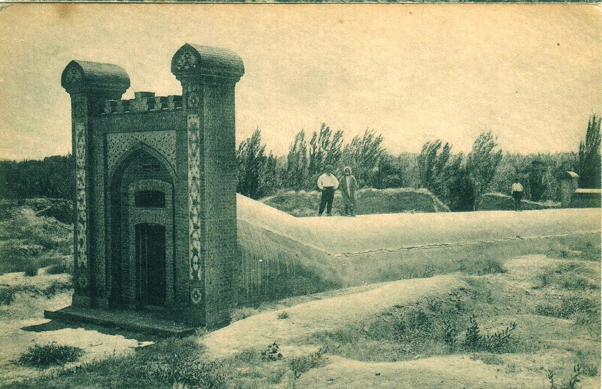 Самарканд. 1929 год. Внешний вид остатков обсерватории Улугбека 