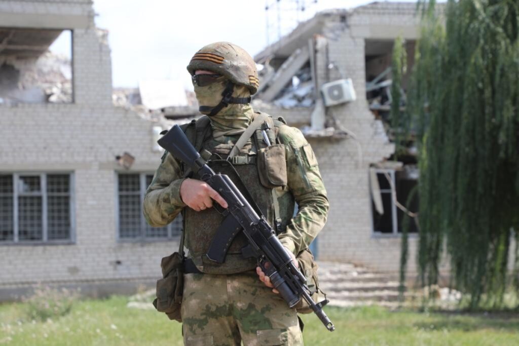 Пятиэтажный дом обрушился в Алешках Херсонской области от удара ВСУ