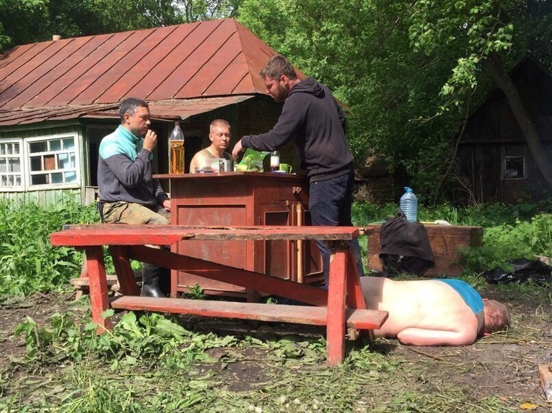 Если в деревне пьют, то до победного! деревня, праздник, прикол, пьянка, россия, село, юмор