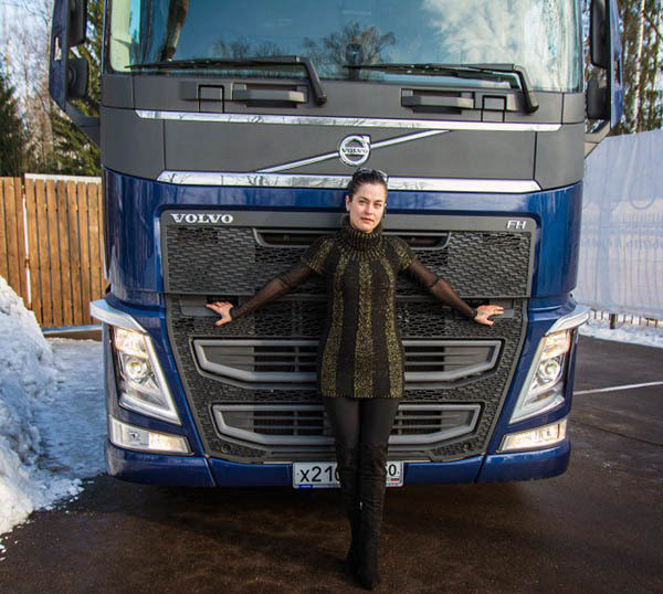 Дальнобойщица Анна Обухова Дальнобойщица Анна Обухова авто, дальнобой, дальнобойщики, интервью, сильная женщина, техника