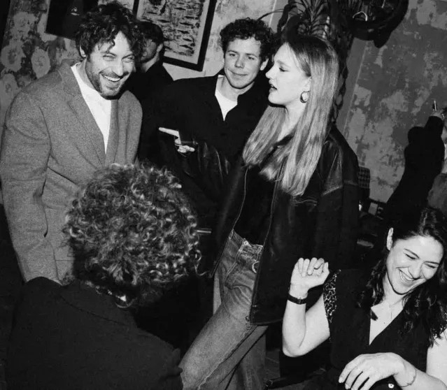 Торт с паспортом РФ: Аглая Тарасова показала новые фото со своего дня рождения после приговора суда рождения, Аглаи, ТарасовойДень, Тарасова, Раппопорт, актёр, актрисы, бывший, Колокольников, грамма, родила, Антон, Чайкина, отношениях, актриса, спела, друзьями, Аглая, туфлях, блистала