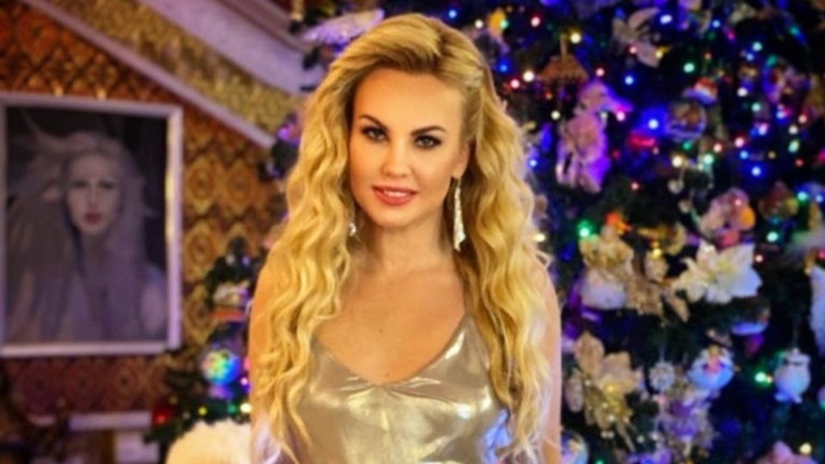 Стрижка каре с челкой: самая богатая певица Украины Камалия показала новый образ
