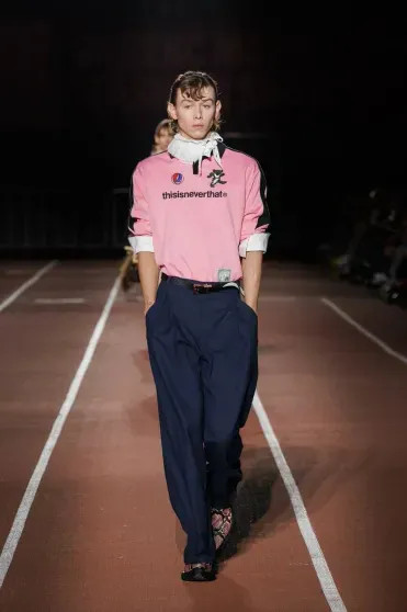 Анастасия Решетова (с новой стрижкой), Елена Перминова, Карина Истомина, Катя IOWA посетили показ 