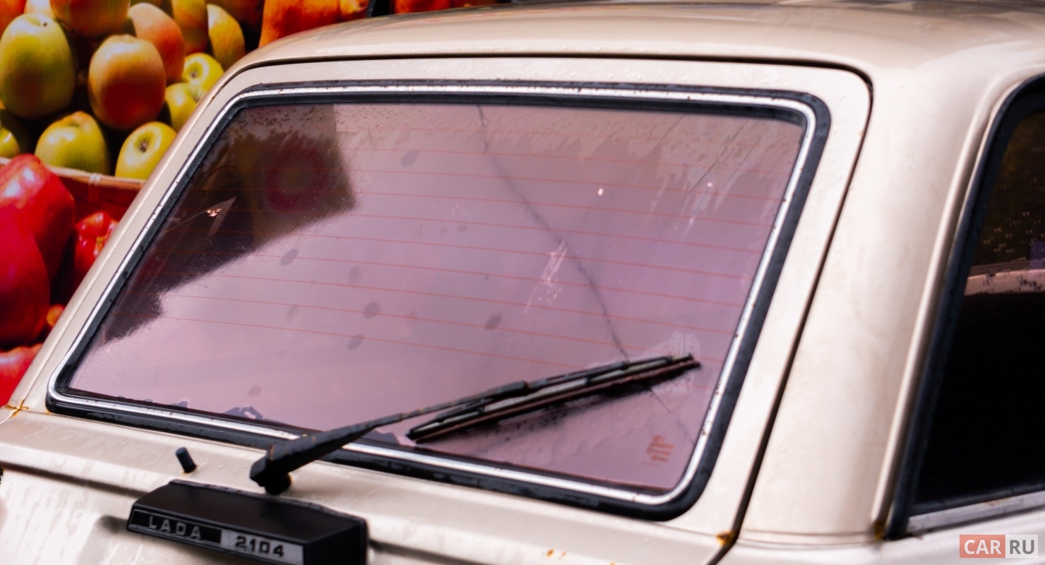 Почему не во всех автомобилях есть задний стеклоочиститель Автомобили
