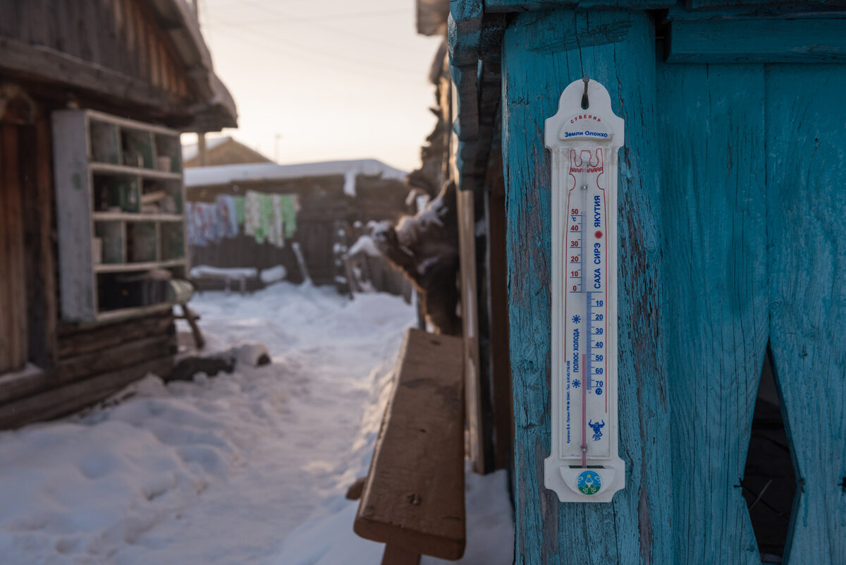 Сложно поверить, что люди могут так жить (бедно). Обычная квартира в якутском городе Батагай можно, минус, только, когда, живут, Батагай, выглядит, морозы, сказать, конечно, просто, машину, сильные, добраться, земле, Батагая, лучше, квартире, пятьдесят, температуру