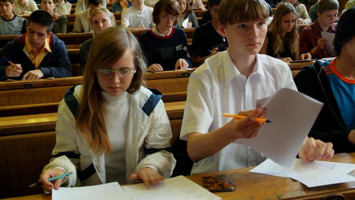 "Преступников бы так охраняли": Родители узнали о смерти школьницы на ЕГЭ и взбунтовались