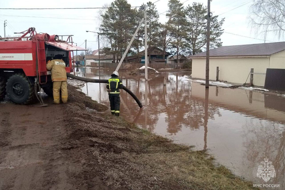 МЧС: 923 участка в 37 населенных пунктах пострадали от паводка в Алтайском крае