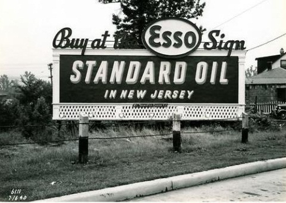 Первые компании. Джон Рокфеллер Standard Oil. Standard Oil Company Рокфеллер. Стандарт Ойл США. Стандарт Ойл 19 век.