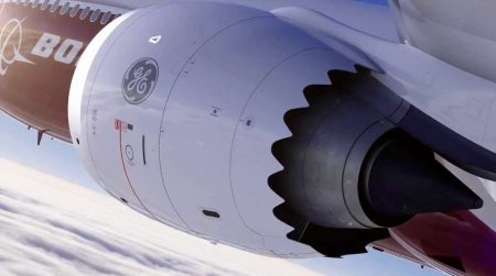 Двигатель GE9X на крыле Boeing 777-9