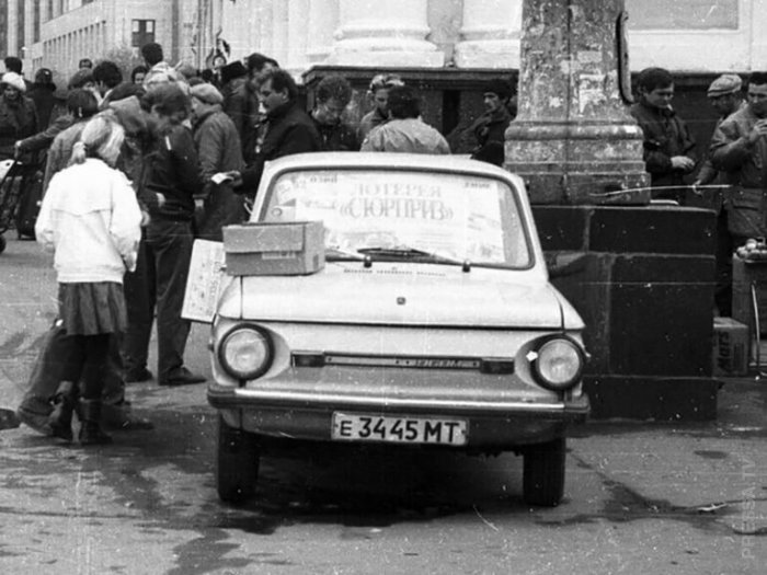 Подборка ретро-фотографий из 90-х общество