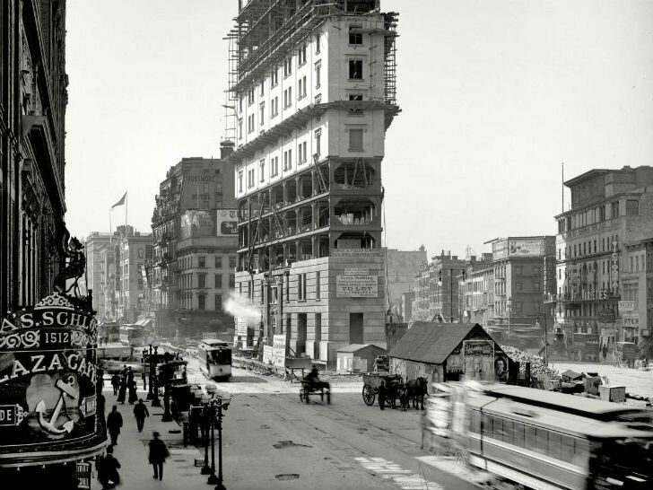 Удивительные исторические фотографии Следующая, марта, улицах, Петрограда, февраля, перехода, григорианский, календарь, России, 1930еЖенская, выпадало, февраляКонстебль, панки, 1980–е, ЛондонРобот, экскурсовод, Политехническом, манифестация, пляже, Москва