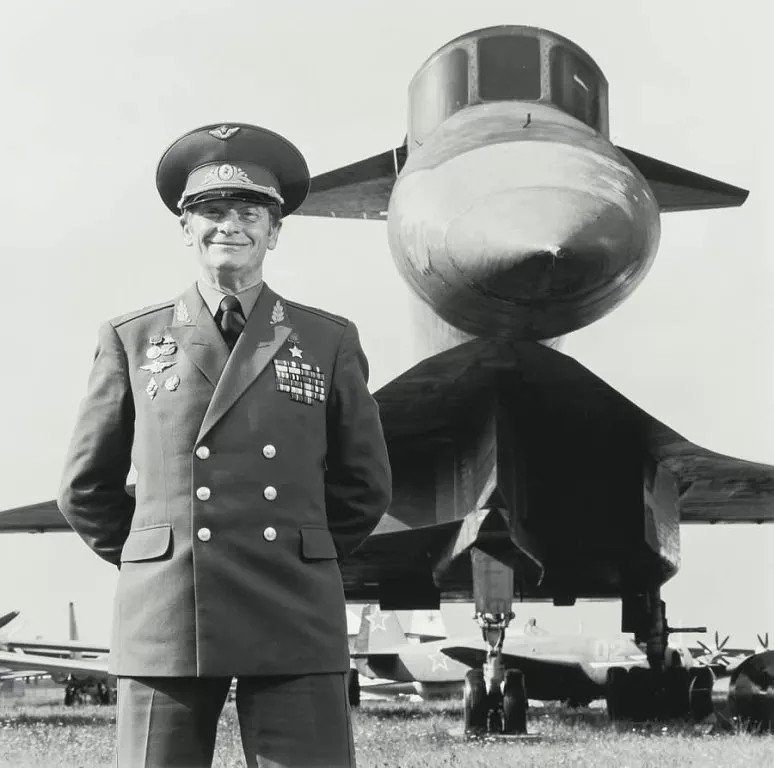 Из плеяды великих: Владимир Сергеевич Ильюшин Из плеяды великих: Владимир Сергеевич Ильюшин Авиация