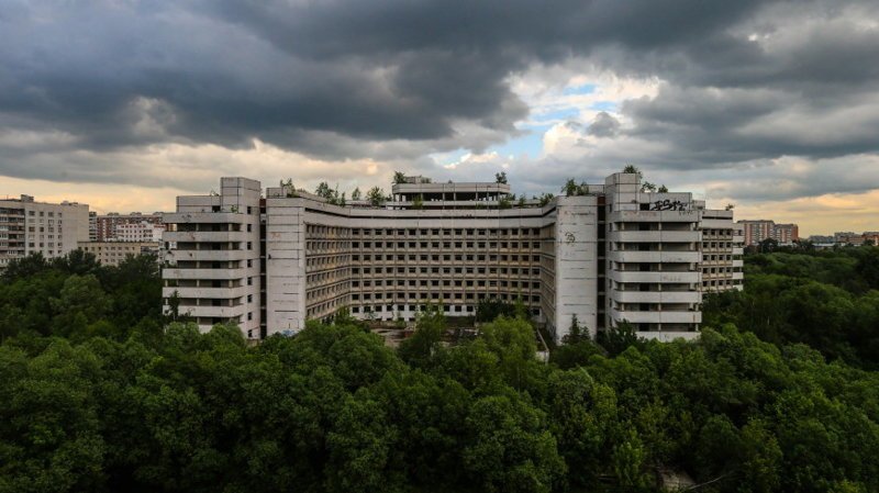 Ховринская больница — пожалуй, самое известное заброшенное здание Москвы город, заброшенная больница, заброшенное, москва, реновация, ховринская больница, эстетика