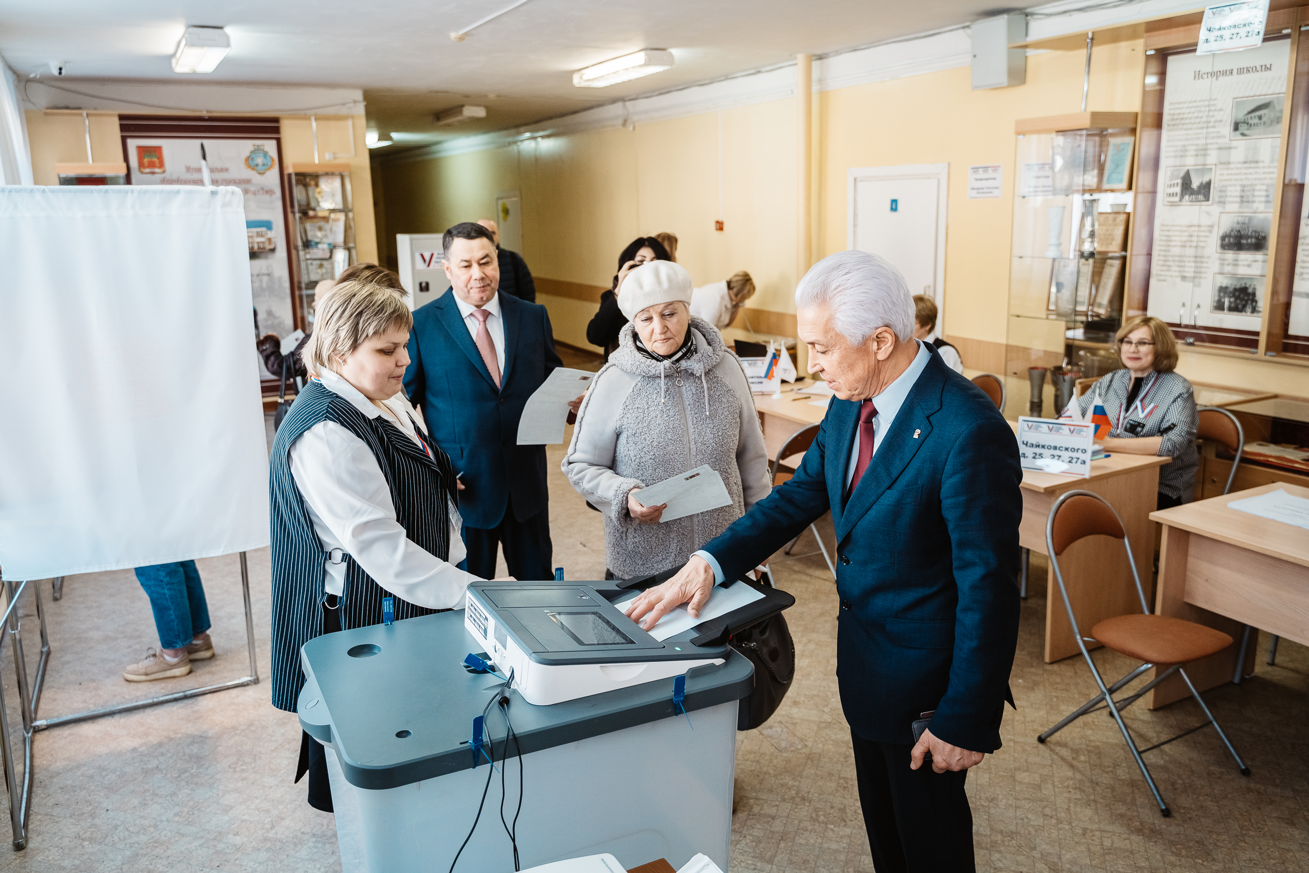 Губернатор Игорь Руденя проголосовали на выборах Президента России
