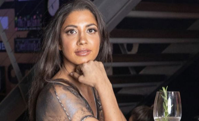 Женщина нарисовала на себе одежду и пошла гулять по городу Женщина нарисовала на себе одежду и пошла гулять по городу Смелая, костюме, перед, выходом, улицу, гулять, Алексе, предстояло, улицам, барам, ЛондонаЗа, полуторачасовую, прогулку, странности, Алексы, немного, обратило, внимание, всего, человека Женщины