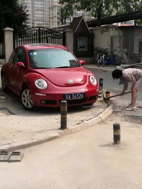 12 фото чудес автопарковки: от автохамов до лайфхаков авто,автомобиль,машины,происшествия,советы
