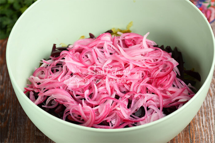 В этих салатах прекрасное сочетание продуктов. Они получаются вкусными, сочными, сытными и отлично подходят для праздничного стола. Один из них у меня всегда есть на праздничном столе.-12