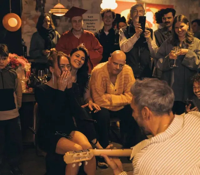 Торт с паспортом РФ: Аглая Тарасова показала новые фото со своего дня рождения после приговора суда рождения, Аглаи, ТарасовойДень, Тарасова, Раппопорт, актёр, актрисы, бывший, Колокольников, грамма, родила, Антон, Чайкина, отношениях, актриса, спела, друзьями, Аглая, туфлях, блистала