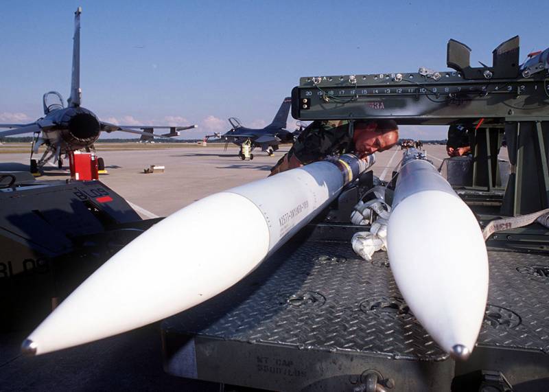 Поставленные и ожидаемые: вооружения для F-16, передаваемых Украине оружие
