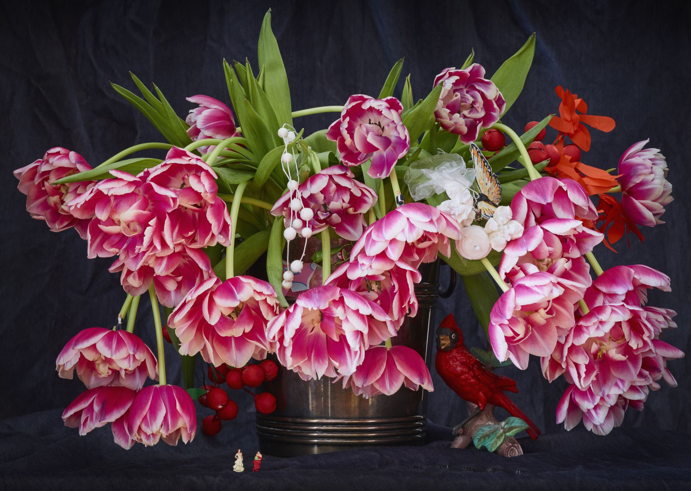 Чувственная роскошь Караваджо, украшенная атрибутами современного абсурда Чувственная роскошь Караваджо, украшенная атрибутами современного абсурда