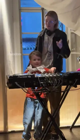 Наталья Давыдова, Диана Коркунова, дочь Снежанны Георгиевой, Мария Миногарова отметили день рождения Виты Клац рождения, КлацВита, КлацДень, Татьяна, Литвиновой, Коркунова, Ренатой, Рената, Shame, Колацк, празднике, другими, клипов, съёмках, работы, карьеру, начинала, рекламы, селебрити, сотрудничала