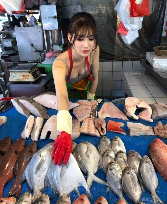 Лю Пэнпэн - самая красивая в мире продавщица рыбы лю пэнпэн
