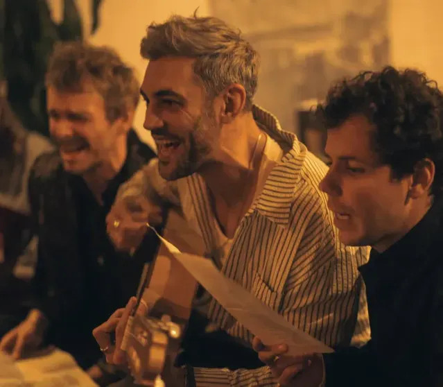 Торт с паспортом РФ: Аглая Тарасова показала новые фото со своего дня рождения после приговора суда рождения, Аглаи, ТарасовойДень, Тарасова, Раппопорт, актёр, актрисы, бывший, Колокольников, грамма, родила, Антон, Чайкина, отношениях, актриса, спела, друзьями, Аглая, туфлях, блистала