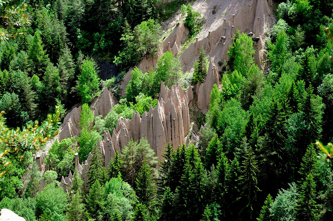 Земляные столбы Ренона: природное чудо Доломитовых Альп