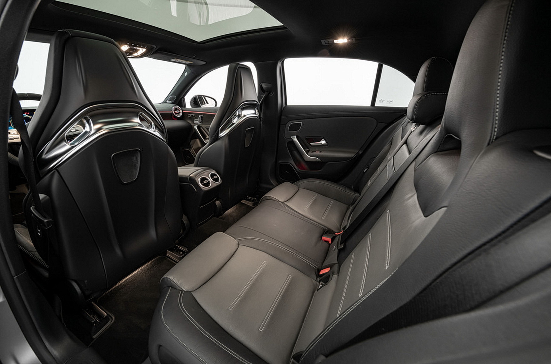 Brabus прокачал Mercedes-AMG A 45, сохранив трехлетнюю гарантию Brabus прокачал Mercedes-AMG A 45, сохранив трехлетнюю гарантию Новости