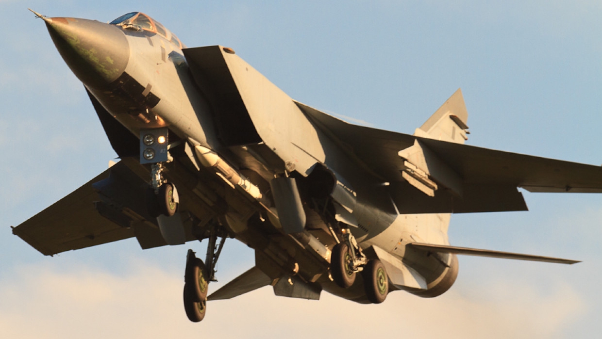 Британские F-35B испугались поднявшихся на перехват МиГ-31K ВКС РФ в Средиземноморье Британские F-35B испугались поднявшихся на перехват МиГ-31K ВКС РФ в Средиземноморье Армия