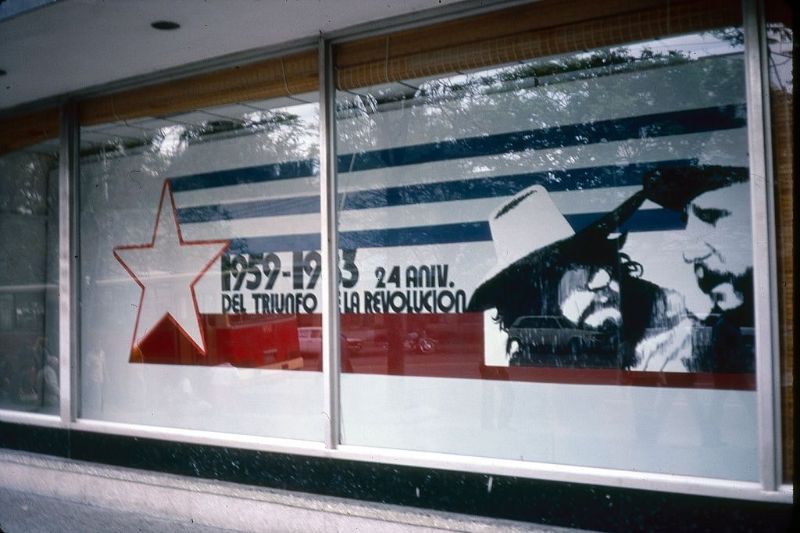 Неон и социализм: депрессивная Куба на фото 80-х история,мир,НОСТАЛЬГИЯ,планета