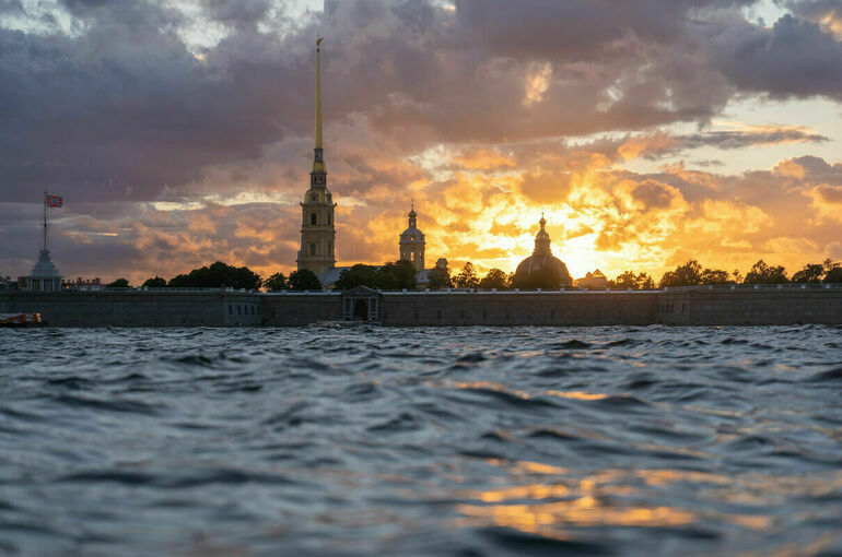 В Санкт-Петербурге тонет ресторан «Серебряный кит»