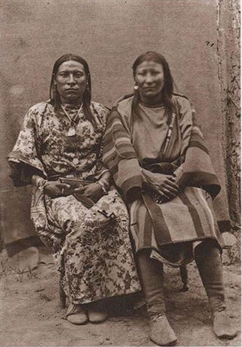 Две души, одно сердце, пять гендеров: Как выглядело распределение полов у индейцев племени, ОшТиш, европейцы, Женщина, душами, старались, индейцев, с двумя, относились, индейцы, одежду, человек, стали, мужчиной, родился, мужчины, Навахо, чтобы, сохранились, Женщины
