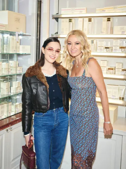 Полина Аскери, гендиректор ГУМа Теймураз Гугуберидзе и Константин Андрикопулос на открытии бьюти-корнера Яны Рудковской: новые фото Рудковская, Шелягова, РудковскаяЕкатерина, Полина, Екатерина, Андрикопулос, Лисовец, супругой, Сабуренкова, Ольгой, Барановская, Медведева, РудковскаяВиктория, Алексеева, Полетаева, посетили, Достман, бренда, Филин, Ермак