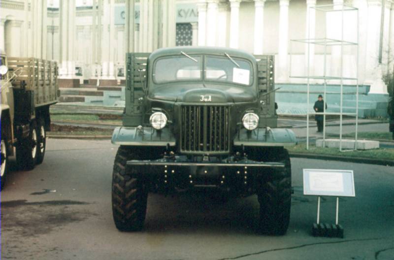 ЗИЛ-157: «автомат Калашникова» среди армейских грузовиков ЗИЛ-157: «автомат Калашникова» среди армейских грузовиков оружие