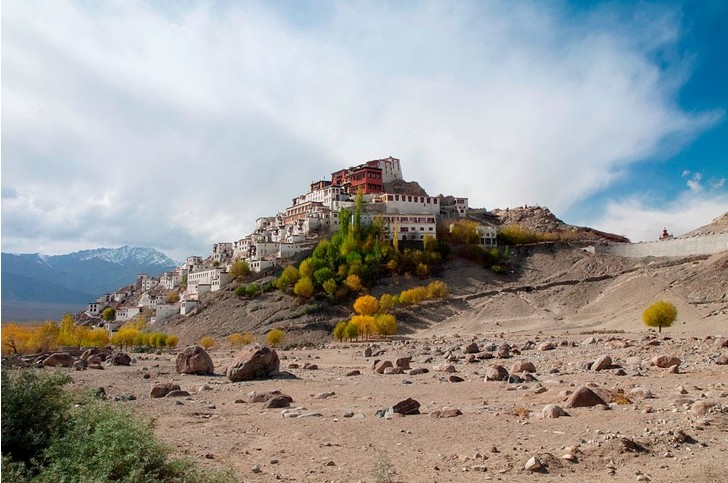 Фото №1 - Жемчужины веры: 7 самых красивых монастырей планеты