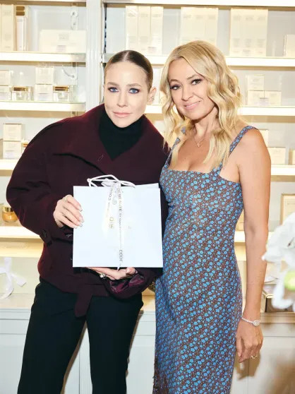 Полина Аскери, гендиректор ГУМа Теймураз Гугуберидзе и Константин Андрикопулос на открытии бьюти-корнера Яны Рудковской: новые фото Рудковская, Шелягова, РудковскаяЕкатерина, Полина, Екатерина, Андрикопулос, Лисовец, супругой, Сабуренкова, Ольгой, Барановская, Медведева, РудковскаяВиктория, Алексеева, Полетаева, посетили, Достман, бренда, Филин, Ермак