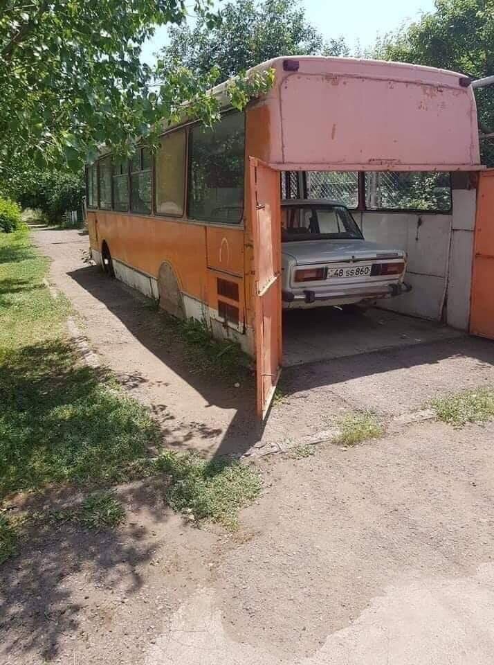 12 фото чудес автопарковки: от автохамов до лайфхаков авто,автомобиль,машины,происшествия,советы