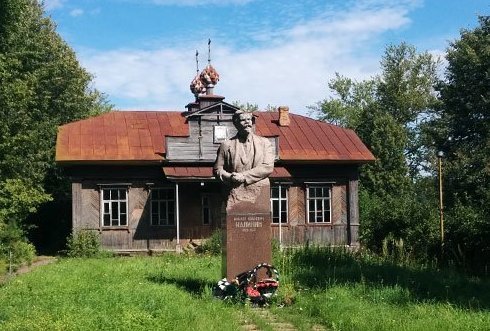 Монументальный топ, или Кому установлено больше всего памятников в России? киров, памятники, россия