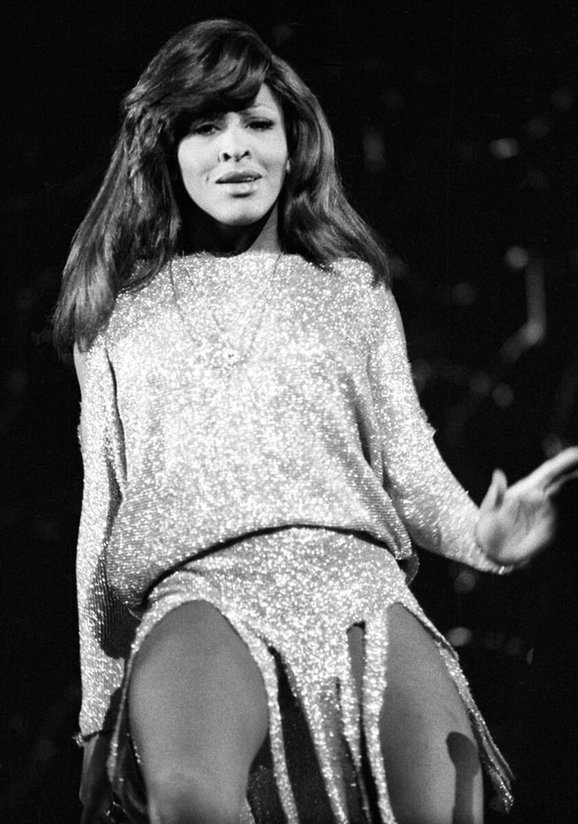 Самые сексуальные женщины-музыканты всех времён. Часть вторая зарубежная,исполнитель