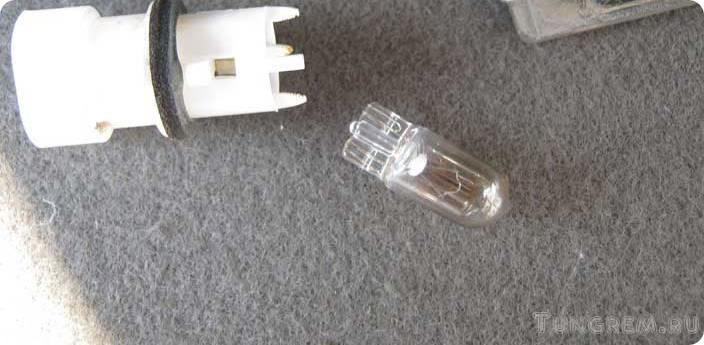 Меняем лампы подсветки номера Lada Kalina