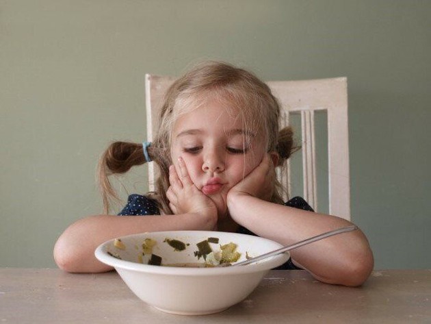 Как уговорить привередливого ребенка поесть: советы от родителей