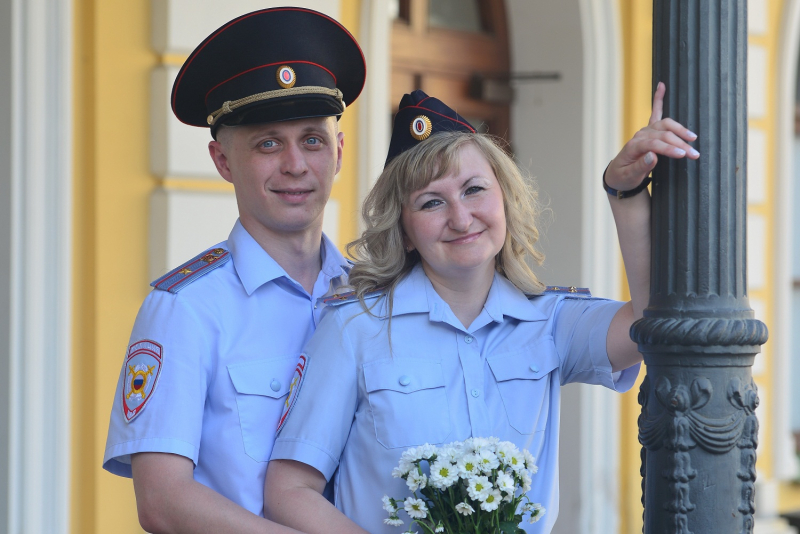 В Тверской области сотрудники МВД организовали фотовыставку ко Дню семьи, любви и верности