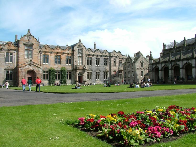 9 университетов Великобритании, которые больше похожи на волшебные замки