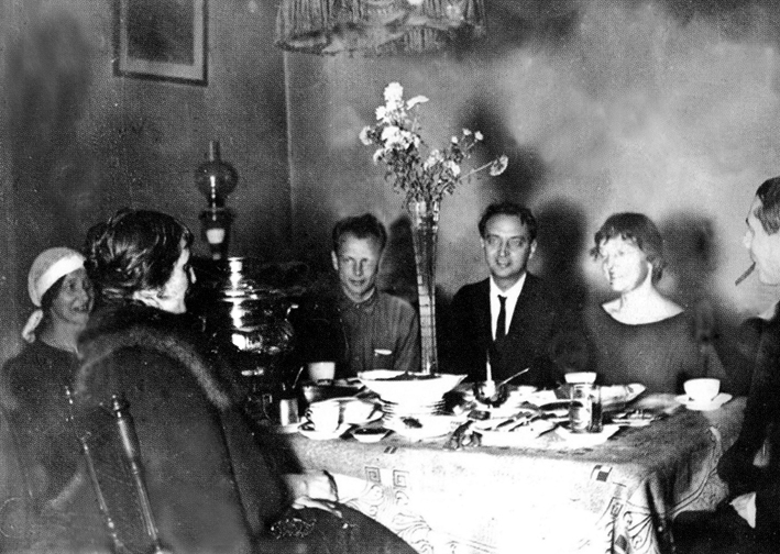 ахматова и пунин история любви. original. ахматова и пунин история любви фото. ахматова и пунин история любви-original. картинка ахматова и пунин история любви. картинка original. Главная тема поэзии Анны Андреевны – любовь. А какой была личная жизнь самой Ахматовой? ахматова и пунин история любви. original. ахматова и пунин история любви фото. ахматова и пунин история любви-original. картинка ахматова и пунин история любви. картинка original. Главная тема поэзии Анны Андреевны – любовь. А какой была личная жизнь самой Ахматовой?