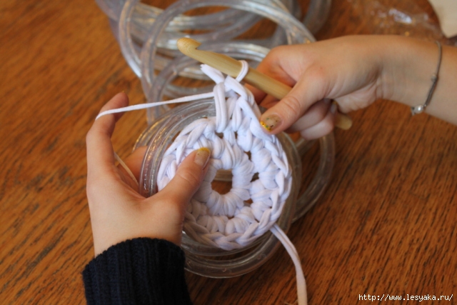 Эта мудрая женщина обвязала крючком светодиодный шнур. Результат получился сказочный!!! Эта мудрая женщина обвязала крючком светодиодный шнур. Результат получился сказочный!!! мастер класс