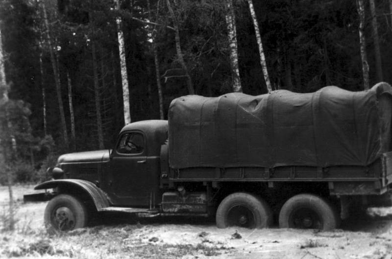 ЗИЛ-157: «автомат Калашникова» среди армейских грузовиков ЗИЛ-157: «автомат Калашникова» среди армейских грузовиков оружие