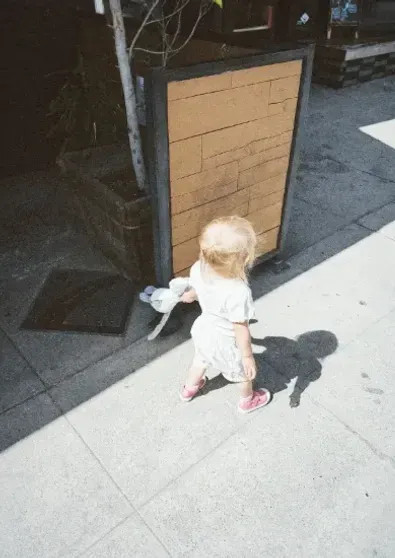 Илья Стюарт опубликовал семейные фото с женой Светланой Устиновой и дочерью Стюарт, Устиновой, женой, Светланой, Мурад, Наталья, вместе, актрисой, годовалой, дочерью, Светланы, Стюарта, фестиваля, Продюсер, Мурадом, Османном, открыл, кинокомпанию, международную, которого