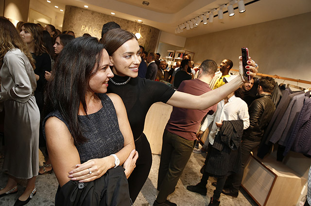 Ирина Шейк на открытии магазина в Нью-Йорке Звездный стиль